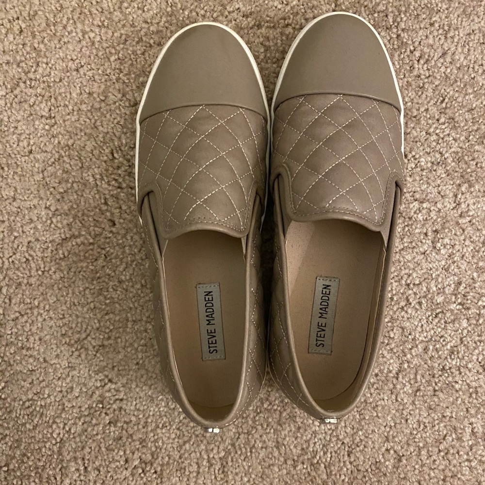 Steve Madden slip on shoes